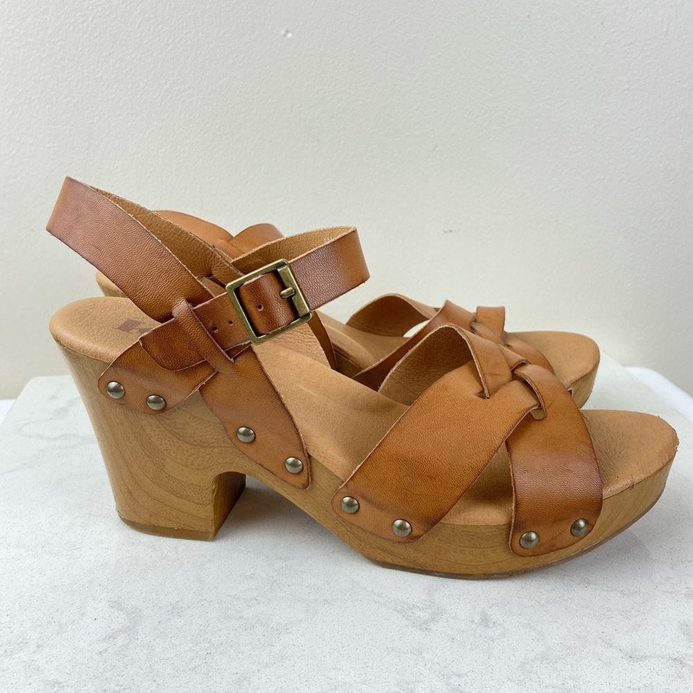 Women's Tan Leather Platform Heel Sandals